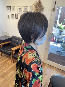 ルッツ カオラ(Ruttu KaoLa) 大人可愛い襟足スッキリ小顔ショート　30代40代50代　志木