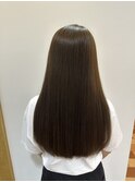 オリーブベージュ