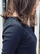 ベリーベリー VERY berry&nbsp;透け感、揺れ感、柔らかさのあるミディアムスタイル