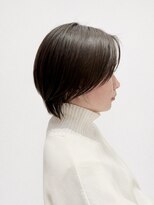 ヌイ(Nui) 艶ブラウン×くびれ丸みショートボブ