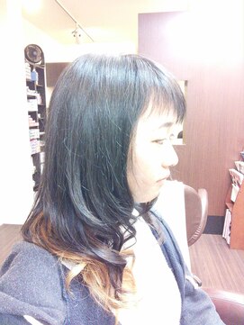 ヘアメイク ビス(Hair Make Bis.) ロングスタイル　インナーカラー