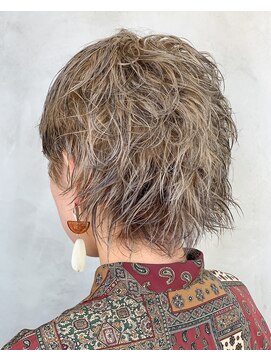 テトヘアー(teto hair) short［ローライトハイトーンカラーウルフ・金髪・グレージュ］