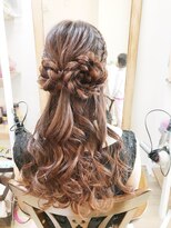 ロカット サロン(Roquat Salon)&nbsp;フラワーハーフアップアレンジ 【ヘアアレンジ　立川/立川南口】