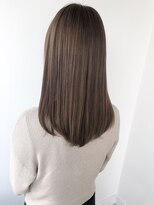 ネイヴィル(navile)&nbsp;ベージュ×まとまるミディアムヘア