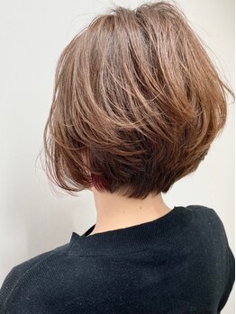 ベル ヘアーアンドネイル(Bell hair&nail)の写真/【高槻/9時から受付】海外経験ありのオーナースタイリストがマンツーマン施術♪別格のカット技術をご提供◇