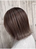 ピンクベージュ