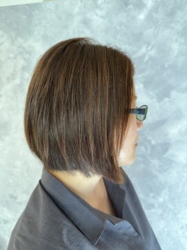 アクストスタイル(axt style) ツヤツヤ前下がりボブ