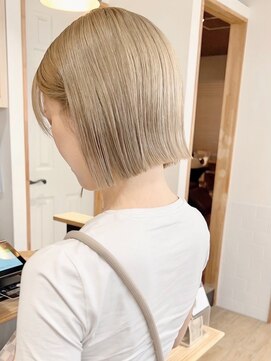 ネオリーブ クーロ(Neolive curro) 小顔タッセルボブ×美髪[ぱつっとボブ/縮毛矯正/横浜韓国]