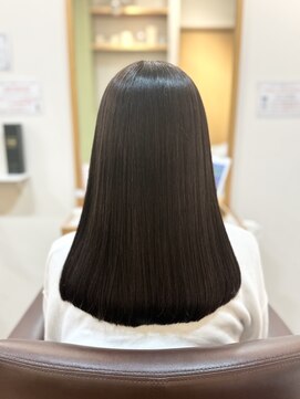 フリージア(freesia) 艶髪ストレート/髪質改善トリートメント/30代40代50代