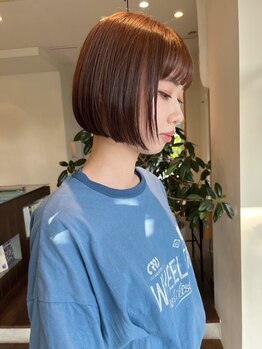 カットのみで1時間半頂き、髪を痛めないベースカットにこだわり、感覚ではなく、骨格や髪質に合わせご提案!