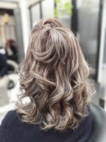 ヘアースタジオ ジェイワン(hair studio J ONE)&nbsp;30代40代50代60代　グレーベージュ　ブリーチオン白髪ぼかし