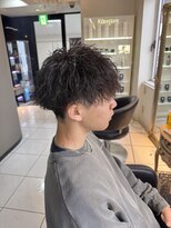 アイズ 海老名(AIZU)&nbsp;縦落ちツイスト　縦落ちスパイラル　ツイストスパイラルパーマ