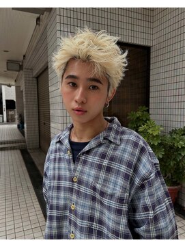 ヒュージ 表参道(huge) ブロンドスパイキーショート/ブリーチ/ダブルカラー/眉毛