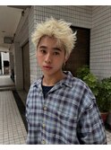 ブロンドスパイキーショート/ブリーチ/ダブルカラー/眉毛