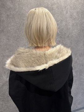 シック(chic.) ブリーチ/ハイトーン/ブロンド/ホワイトベージュ/ミディアム