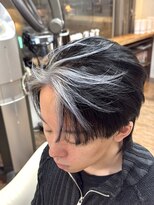 スタジオフォーエイチ(STUDIO 4H)&nbsp;シルバーカラー/ブリーチ/センターパートウルフ/韓国ヘア