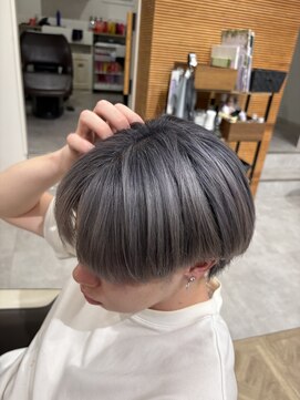 アーク(ARK from INFINI) 透明感抜群シルバーグレー