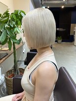 バランス 新宿(balance)&nbsp;ショートボブ×Wカラー（ホワイトグレー）　[新宿/髪質改善]
