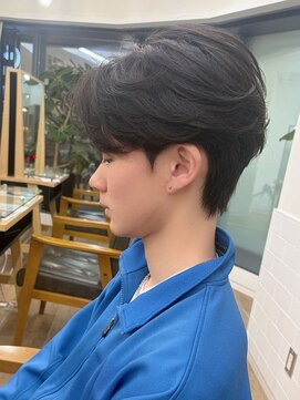ネオリーブ クーロ メゾン 横浜(Neolive curro Maison) 韓国マッシュ　センターパートフェザーパーマ　MEN’S HAIR
