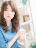 フリルカールの上品カジュアルa