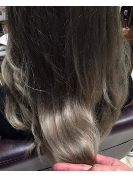 モードケイズ 尼崎店(MODE K's) 学生に大人気！ちょっと派手なシルバーカラー