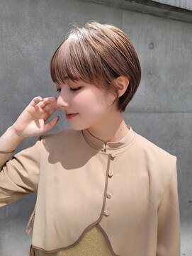 アムリタ 三鷹(AMRITA) 耳掛けショート/大人可愛い/ショートボブ/ハンサムショート