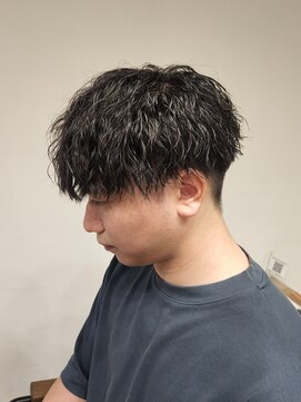 ニアウ 伊勢崎連取店(Niau) 刈り上げショートマッシュ縦落ちツイストパーマ