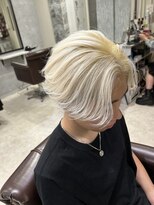 グラッジ 池袋(GLADGE)&nbsp;ホワイトブロンド メンズブリーチ 毛流れセンターパート