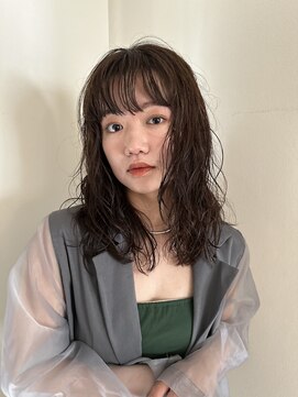 ユイル(Uil) 似合わせ小顔カット× ゆるめパーマ