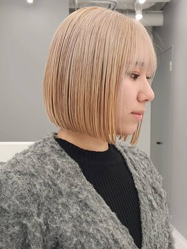 エニフォーイーストハム(Eni for eastham) ブリーチカラーホワイトベージュ/ショートボブ