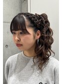 ハートと編み込みのサイドポニーアレンジ