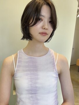 ユー セント(yew scent) ラフな質感のセンター分けボブ