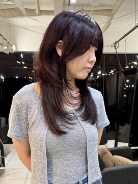 アクアオモテサンドウ(ACQUA omotesando) △ウルフカットレイヤーカットハッシュカットダークレッド