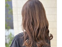 ファミリーヤ コーヴォ(Famiglia Covo)の雰囲気（白髪染めなしでできるハイライトの白髪ぼかし大人ブラウン）