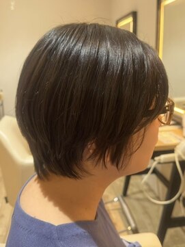 ジュイール(jouir) 三鷹白髪ぼかしハイライトショートボブウルフショートカット