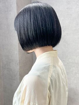 サクラ オモテサンドウ(SAKURA) ミニボブ　あごライン切りっぱなしボブ　髪質改善　表参道