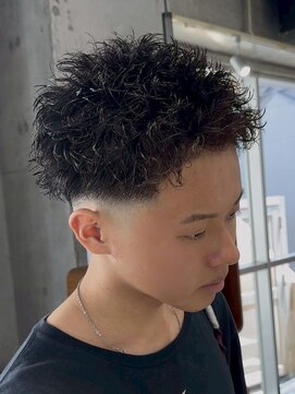 レタッチ バイ フィフス 天神大名(RETOUCH by fifth) 天神アクティブショートルーズショートパーマツイストパーマ緩
