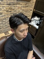 ミリオンバックス 神田店(Million Bucks)&nbsp;韓国風センターパート×ニュアンスパーマ【men's/神田/barber】