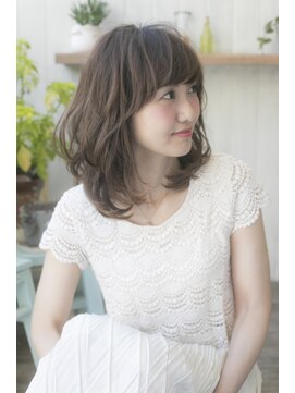 リル バイ フレイムス 川口(Lilou by Frames) ふんわり 動きのある ミディアムレイヤー