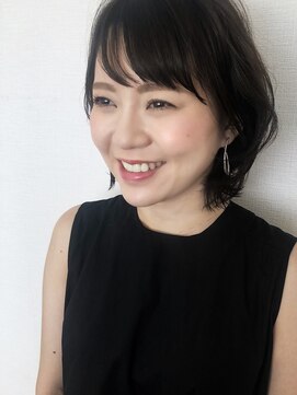 ノイン(noine) オリーブグレージュ/レイヤーボブ