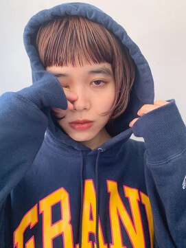 ソイ 下北沢(soi) ワイドバング×オン眉×ローライト ボブ コーラルピンク