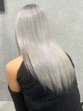 ロウル 渋谷(LOWRL) ホワイトシルバーカラー/ケアブリーチ/ダブルカラー