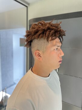 ナチュラルピー JR高槻本店(Natural.P) NLE Choppa風、ボルサリーノパーマ