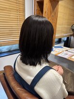 アドラーブル 駅南店(adorable)&nbsp;くびレイヤーエモージュ小顔カットシースルーバング大人ガーリー