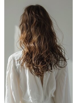 イーズ 鎌倉(e's) 《e's イーズ鎌倉》大人の女性に。エレガントなウェーブパーマ