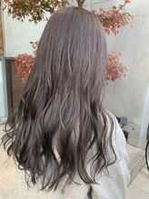 エム インターナショナル 白岡 キュート(EMU international CUTE) ◯赤みを抑えた透明感グレージュ◯