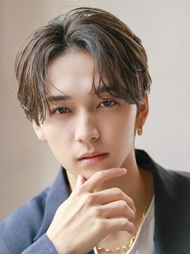 オーシャントーキョー サニー 原宿(OCEAN TOKYO Sunny) 韓国マッシュフェザーパーマニュアンスパーマセンターパート黒髪