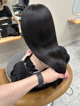 シカ 神戸三宮元町店(Cica) 韓国風　コリアンブラック　ブルーブラック　艶カラー　髪質改善