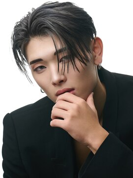 スキル ミナム 表参道(SKILL MiNam) 前下がりセンターパート（ガイルヘア）