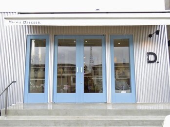 HAIR'S DRESSER.　【ヘアーズ　ドレッサー】